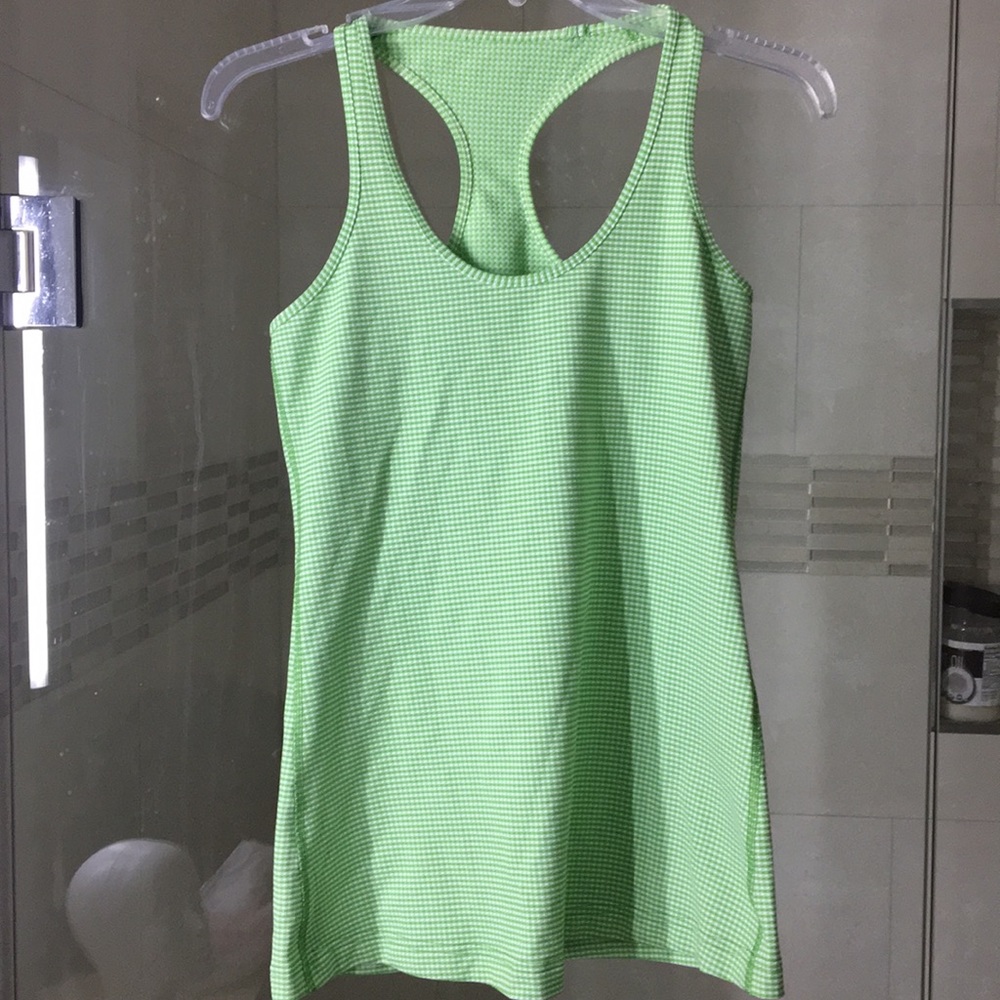 Lulu lemon top sz M